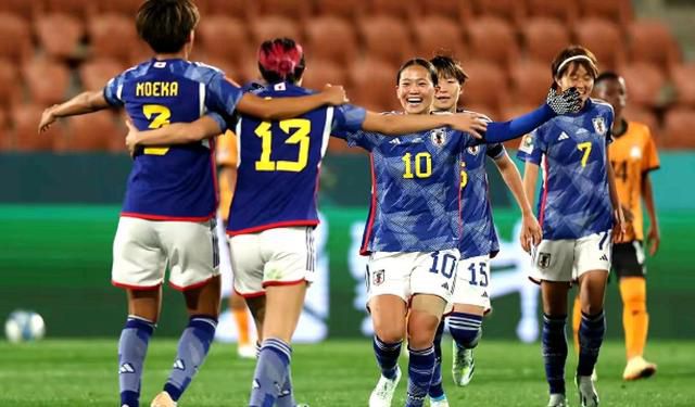 从IP长线运营到口碑逆袭,从情感共鸣到女性消费崛起,2025年的中国电影市场正迈向更成熟、更多元的发展新阶段。