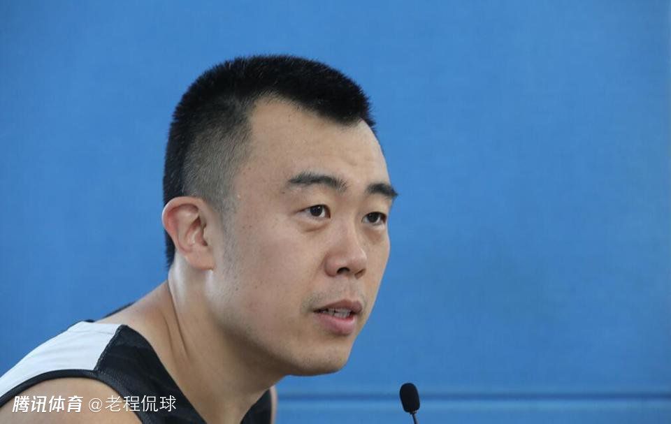 影片讲述家国离乱背景下才女柳如是与江南名士陈子龙及钱谦益之间的三角爱情故事。