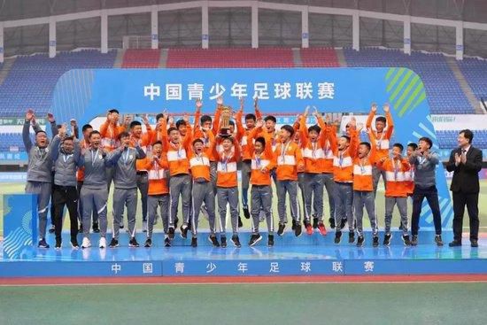 全国政协会议文艺界别分组讨论 成龙宋丹丹发言 2017-03-06 2017年3月6日,北京,全国政协委员成龙、宋丹丹、张国立、巩汉林等参加全国政协十二届第五次会议文艺界别分组讨论会。