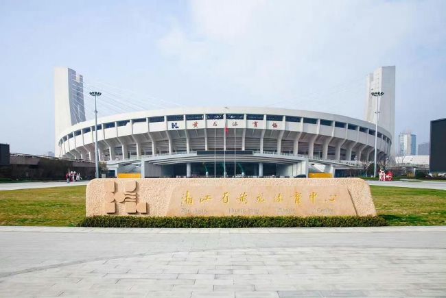不少网友表示:“弥雅身材凹凸有致、柔韧性简直一级棒。