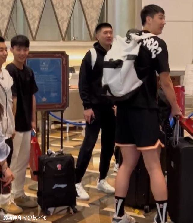 周深献唱《铃芽之旅》主题曲 与新海诚梦幻联动 2023-03-14 电影《铃芽之旅》是新海诚导演继《你的名字。