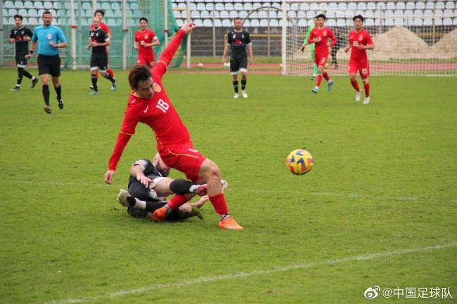 影片中刻画了两种不同的“队友关系”：一方面是黄德忠与何秋果之间逐渐建立的信任与理解；另一方面是傅隆生与养子们之间扭曲的父子羁绊。