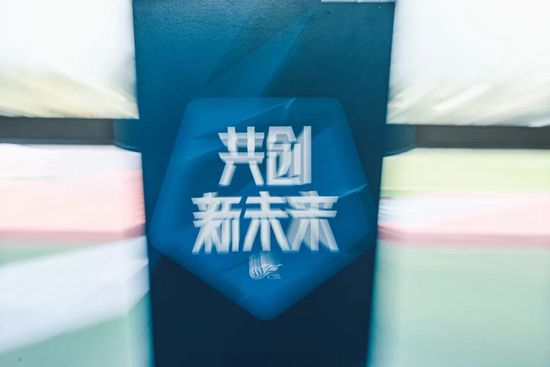 现场星光熠熠，大牌影星云集，共享这一中国影坛盛事。