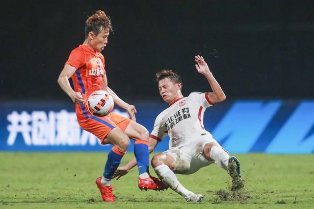光头强不再“光头”,长出一头浓密的头发,也获得了操控雷电的敏捷异能。