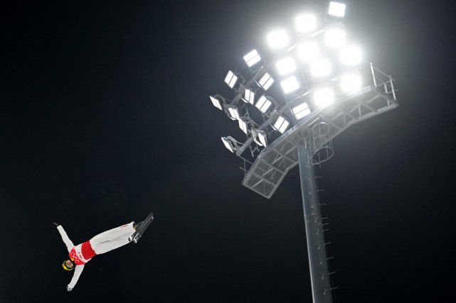 今日,影片首发全阵容版人物海报。