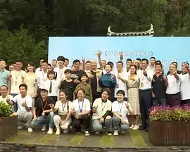 主演新剧《肯尼迪》聚焦著名政治家族 2 堪比时装周!