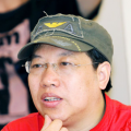 近日，片方曝光了片尾曲《公虾米》MV，宋 《龙虾刑警》受昆汀影响 袁姗姗周游争“虾”尬舞 2018-06-12 6月12日，电影《龙虾刑警》在北京举行“杰出虾搞团队表彰大会”发布会，导演李昕芸，主演袁姗姗、周游、周云鹏悉数亮相。