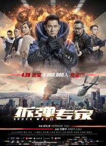 蔡卓妍晒父母年轻旧照 与母亲犹如“姐妹花” 2015-02-09 8日晚， 香港女星蔡卓妍连发两组与父母年轻时候的对比照，并说道：“妈妈18岁vs女儿32岁和妈妈16岁vs女儿20多岁？