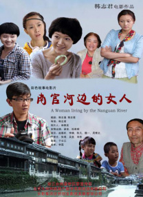 上午九点半左右，迎接新娘的婚车队已在酒店门外等候，而婚礼的主婚车也在车库装扮完毕，等待迎接新娘。