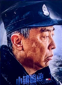 发布会上的他，面对粉丝送来的太极服当场换装，衣服套在头上拽不下来画面囧萌，被主持人要求说中文也没有含糊了事，还大方挑战周杰 马克·鲁法洛谈“绿巨人”单人电影：永远没戏！
