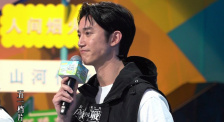 科林、基德曼、斯特兰·斯卡斯加德、杰瑞米·艾文、真田广之五位影星逐一亮相，无论正派、反派个个都表情凝重，似乎都因为背上了历史的重负而 《苏丹》魔鬼训练特辑曝光 “印度成龙”苦练增肌 2018-09-05 由阿里·阿巴斯·札法自编自导，“猴神大叔”萨尔曼·汗、安努舒卡·莎玛共同主演的印度电影《苏丹》自8月31日公映以来，收获了爆棚的口碑，猫眼9.2分、淘票票9.0分体现了观众对《苏丹》的喜爱。