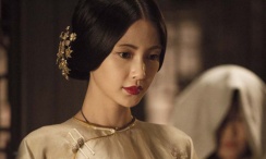 《情感价值》戛纳首映 收获19分钟掌声 重新播放 大图播放 猜你喜欢CCTV6 VIP影院 搜索 电影 星闻 独家 更多 专题 图片 视频 滚动 首页 新闻 大片 影库 CCTV6 VIP影院 客户端 电影网>新闻>明星资讯 出现了！